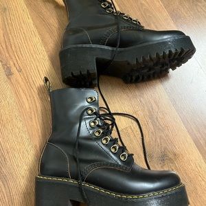 Dr. Martens Leona 7-Eye Platform Heeled Hiker Boot in Black Leather size 36